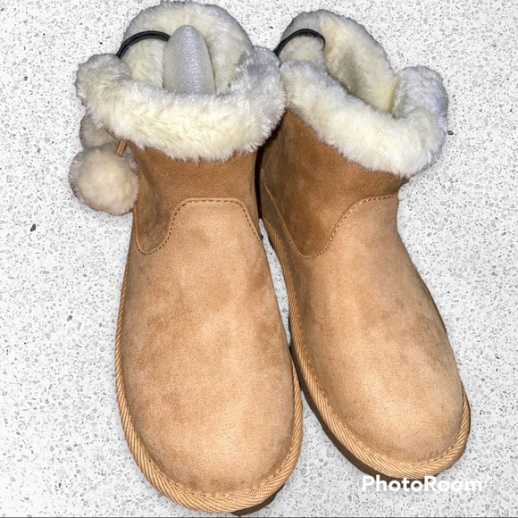 Arizona Fur Shoes - Picture 1 of 5